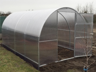 Obloukové skleníky s podezdívkou –  Zepelin 4 x 2,6 m polykarbonát 4 mm