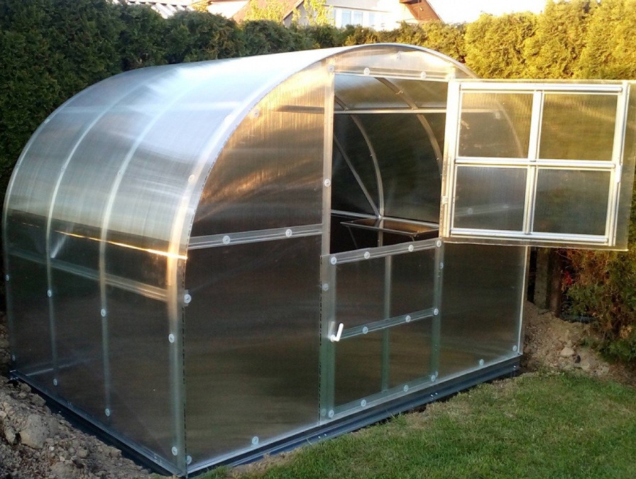 Zahradní skleník z polykarbonátu Gutta Gardentec Classic